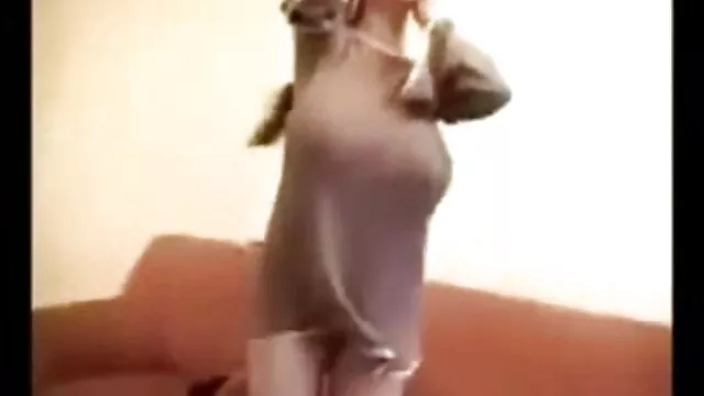 Dicke deutsche porno reife frauen Mädchen cums in Ihrem Wohnzimmer