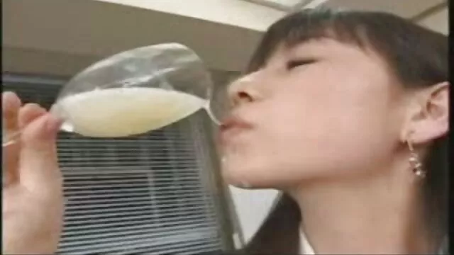 Natürliche Big reifefrauenporn Ass Brunette muss lernen, heißen Hardcore-Analsex zu lieben, um nicht abgeschoben zu werden!