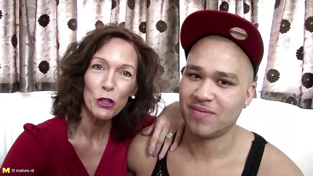 Pass auf die Brüste auf! Roxy und Ihre jungen reife hausfrauen porn Liebhaber