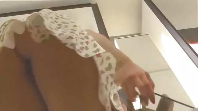 Jess im Brautkleid vor dem sex mit reifen frauen hd großen Tag