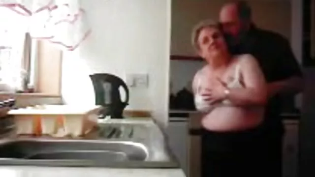Кончи на большие сиськи моей шлюхи-сестры(Mom nebenan) sex mit reifen frauen hd