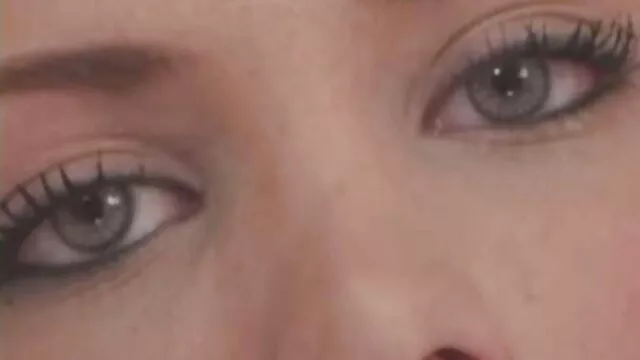 Lange Beine in schieren schwarzen Strümpfen werden verehrt und cummed alte frauen porn tube on-femdom, <url>