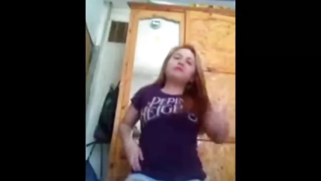 POV: saugen Sie aus, während hubby pornos mit reifen frauen kostenlos ' s in Nebenzimmer / Gesichtsbehandlung