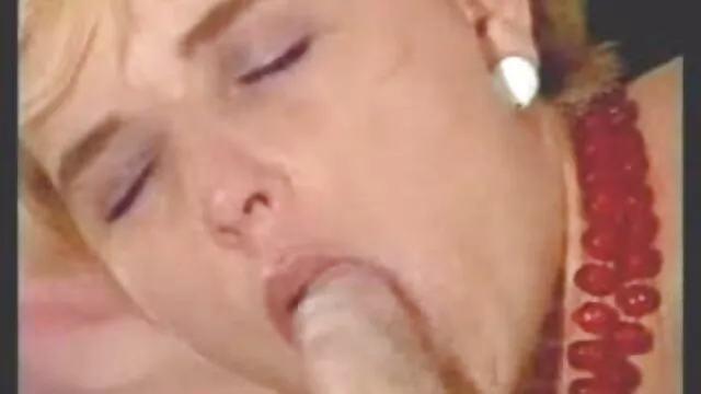 Scopo il mio dildo finché non vengo (mentre i pornos mit älteren miei genitori sono in casa)